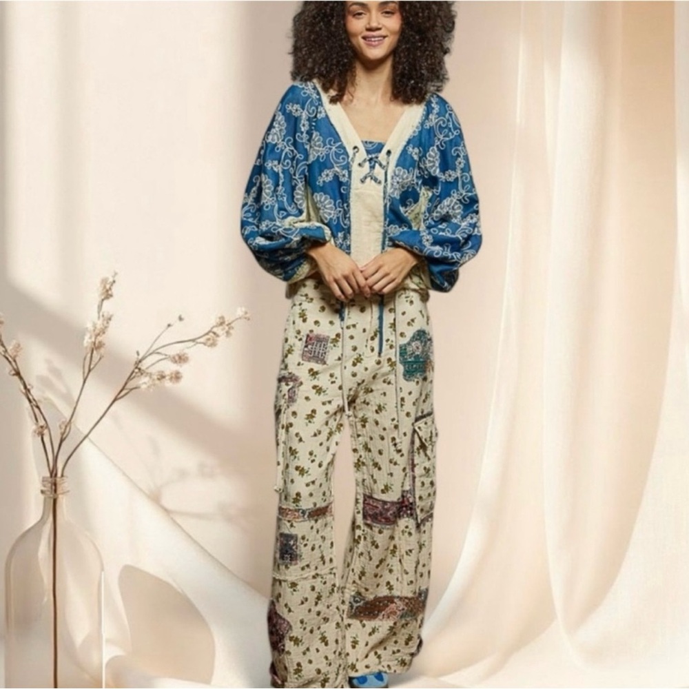 POL Denim & Cream Woven Floral Boho Top with Ruffle Hem - Picture 5 of 6